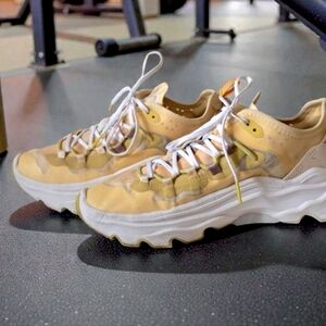 SOREL Women's Kinetic Breakthru Tech Sneakers SZ 9 Tranquil Yellow/Chalk EUC